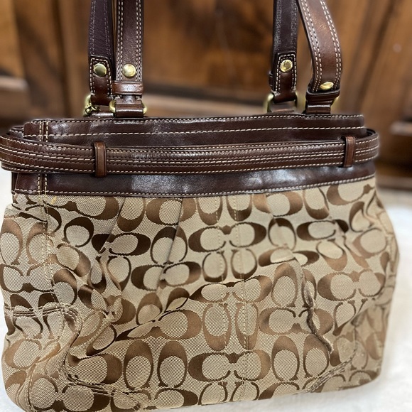 Coach Bag w/gold accents - Picture 3 of 8